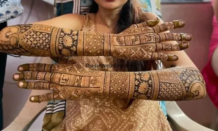 Ravi Mehendi Artist Best Mehandi Artist In Jammu